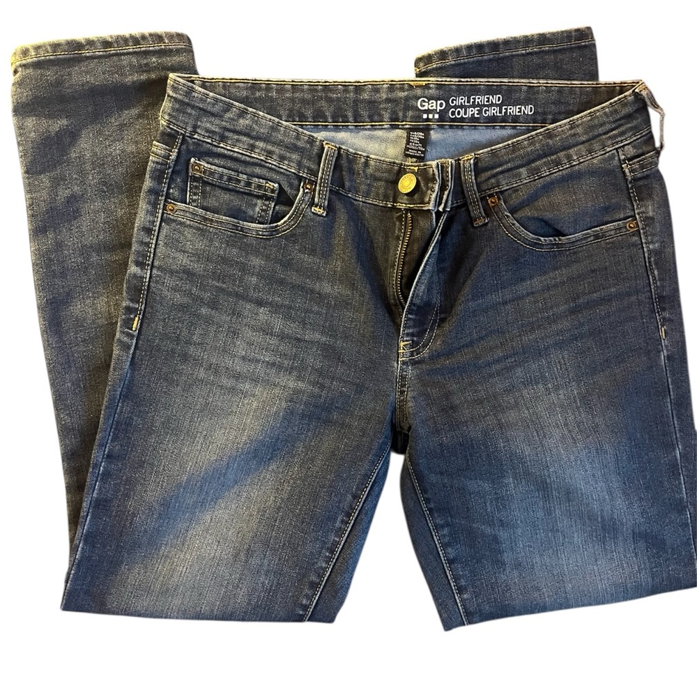 Gap girlfriend jeans size 6 28r